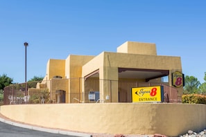 Exterior - Super 8 by Wyndham Cottonwood (Cottonwood)