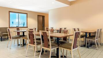 Free daily continental breakfast