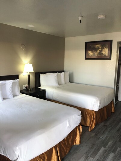 Travelodge by Wyndham Sacramento / Rancho Cordova