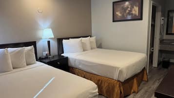 Escritorio, tabla de planchar con plancha y cunas gratuitas