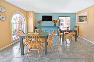 Desayuno continental gratuito y diario