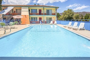 Piscine extérieure (ouverte en saison)