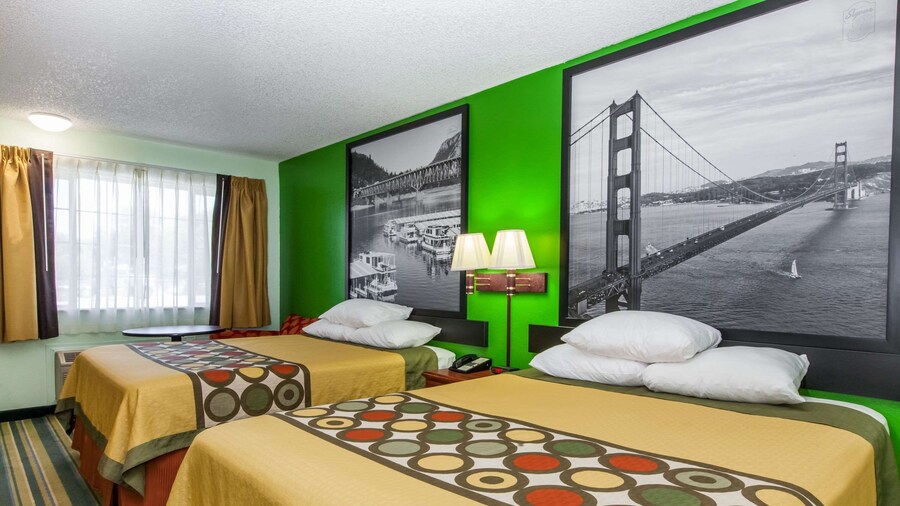 Super 8 by Wyndham Yreka