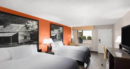 Super 8 by Wyndham Bulls Gap Greeneville Area