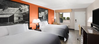 Super 8 by Wyndham Bulls Gap Greeneville Area