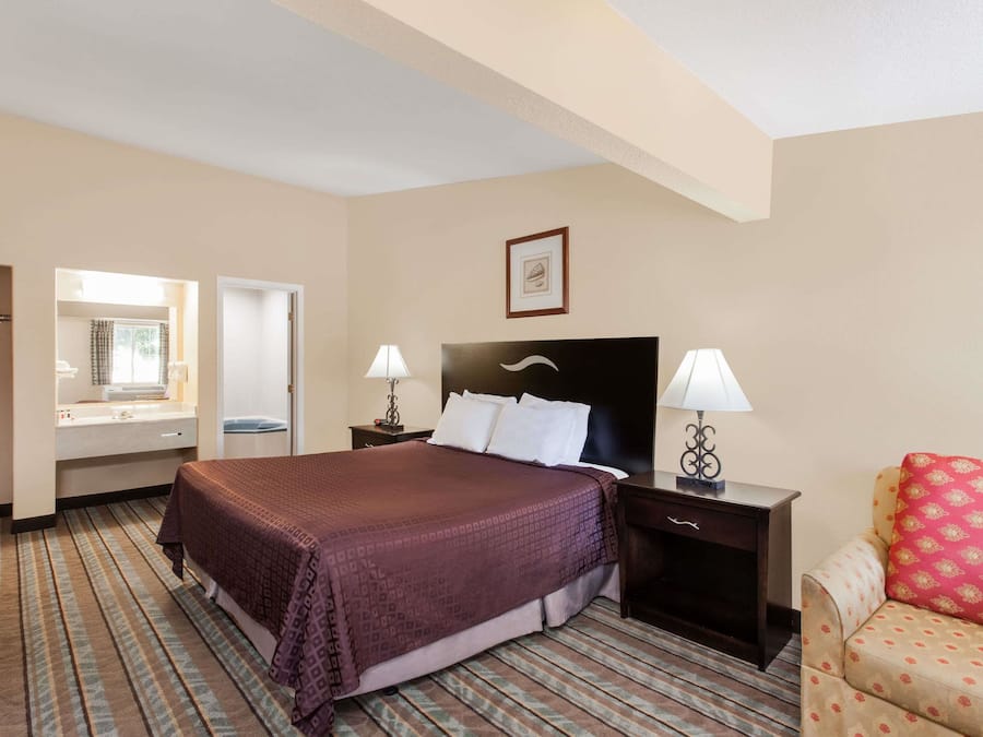 1 quarto, roupas de cama antialérgicas, escrivaninha