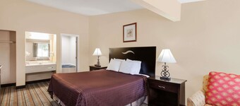 Travelodge by Wyndham San Diego SeaWorld