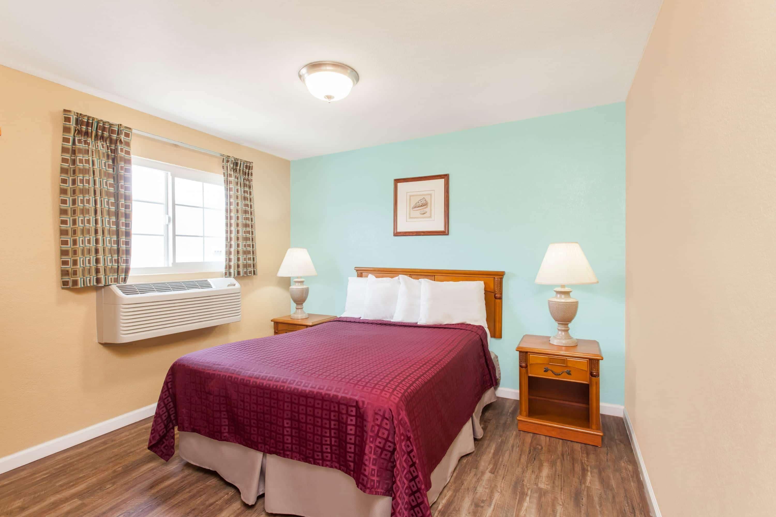 suite, 2 queen beds, non smoking (one-bedroom) | 1 bedroom, hypo-allergenic bedding, desk, iron/ironing board