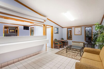 Knights Inn Columbia