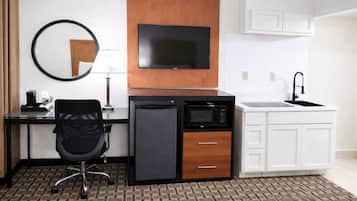 Escritorio, cortinas blackout y insonorización