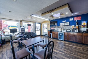 Free daily continental breakfast