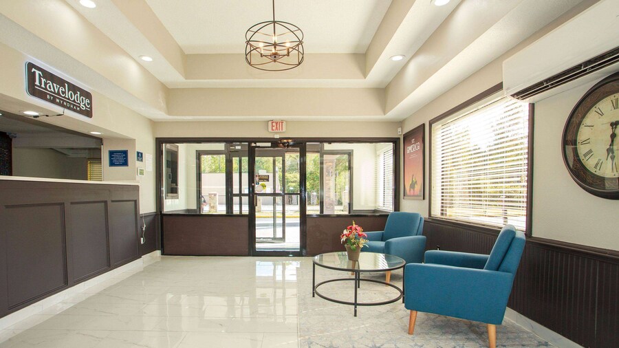 Travelodge by Wyndham Macon West