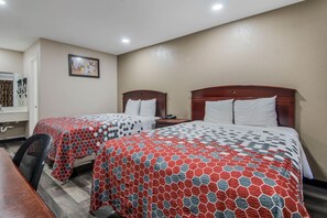 Desk, iron/ironing board, free WiFi, bed sheets - Super 8 by Wyndham Waco North I-35 (Waco)