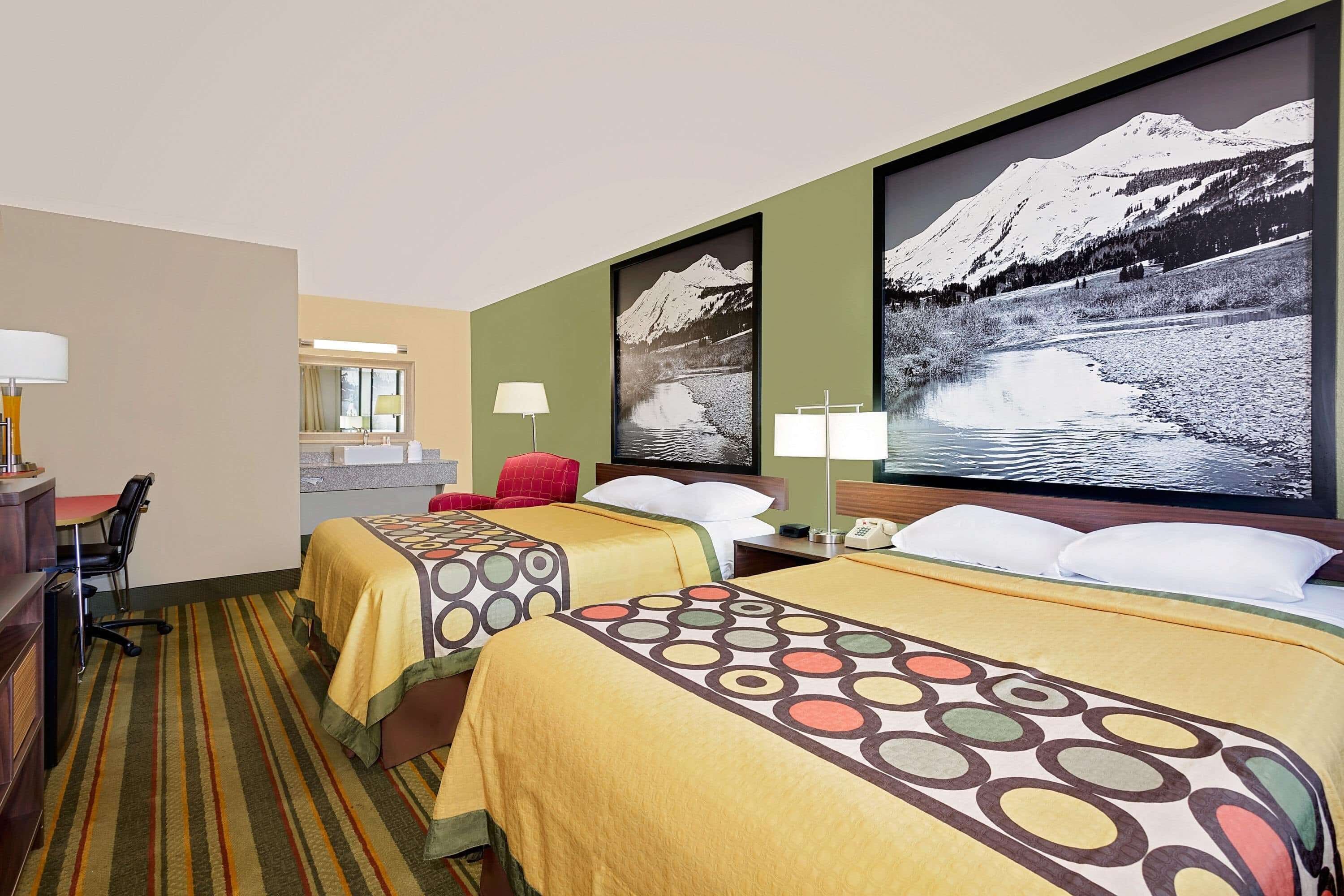 Kamer, 2 tweepersoonsbedden, niet-roken | Een bureau, een laptopwerkplek, gratis babybedden, gratis wifi