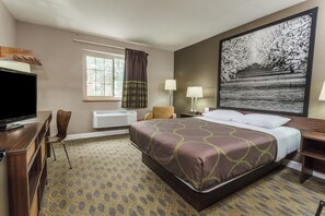 Basic Single Room, 1 King Bed | Desk, blackout drapes, iron/ironing board, free WiFi - Deluxe Inn Willows (Willows)