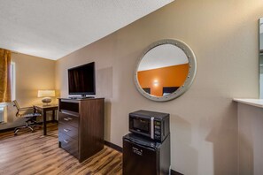 Standard Room, 2 Double Beds, Non Smoking | Premium bedding, desk, iron/ironing board, rollaway beds - Econo Lodge San Antonio near SeaWorld - Medical Center (San Antonio)