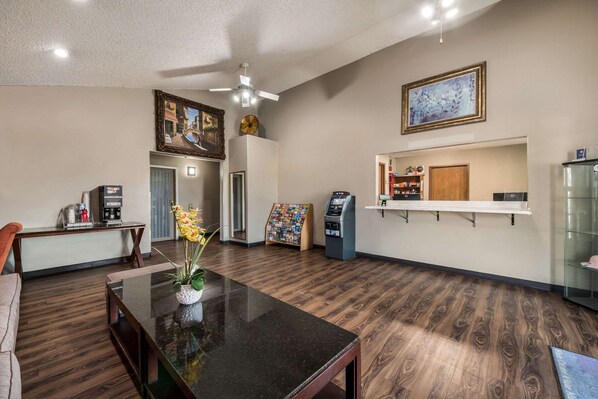 Lobby - Econo Lodge San Antonio near SeaWorld - Medical Center (San Antonio)