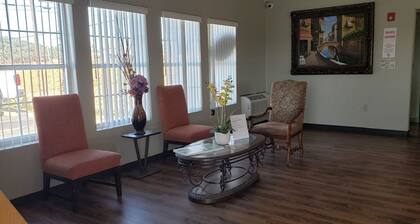 Express Inn & Suites San Antonio Near Sea World Medical Center