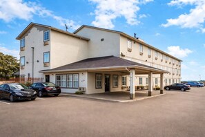 Vista frontal de la propiedad