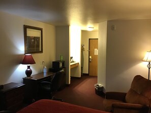 Studio Suite, 1 King Bed, Non Smoking | Desk, blackout drapes, iron/ironing board, rollaway beds