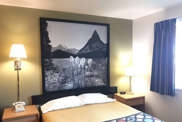 Studiosuite, 1 King-Bett, Nichtraucher, Bergblick | Schreibtisch, Verdunkelungsvorhänge, kostenloses WLAN, Bettwäsche