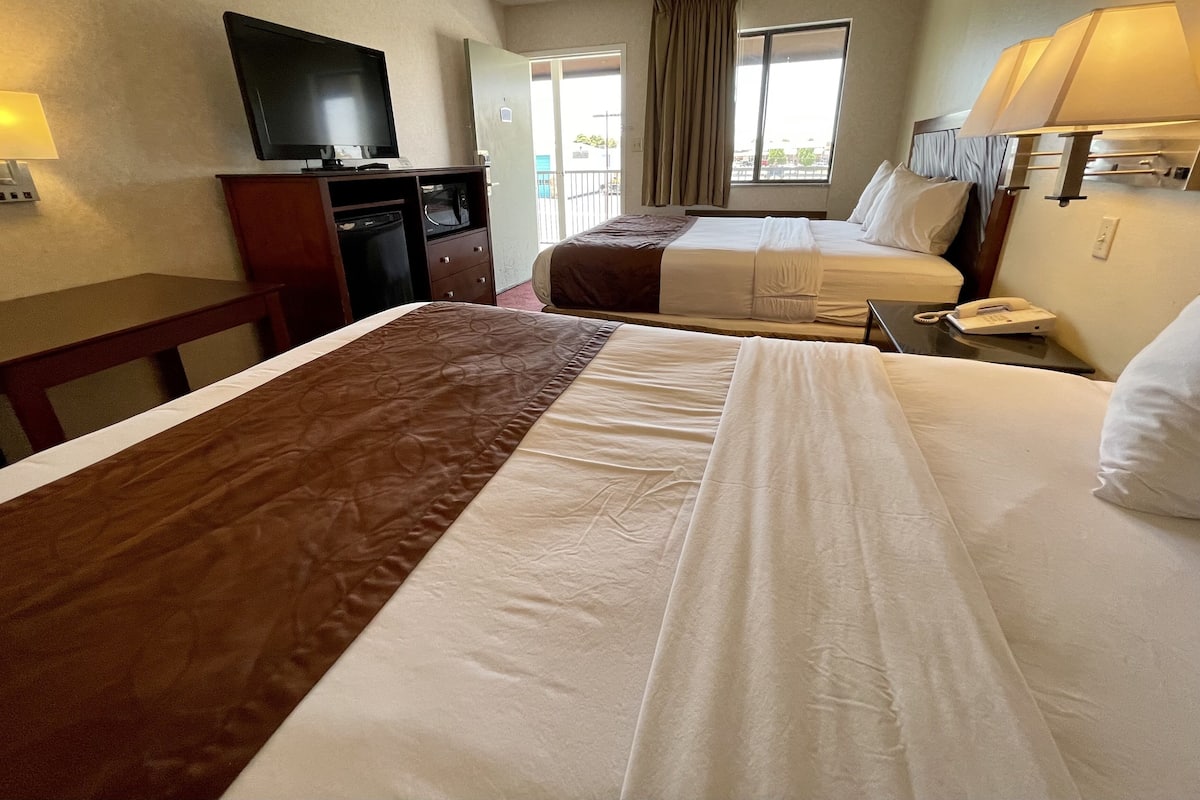 WiFi (free), alarm clocks, bed sheets