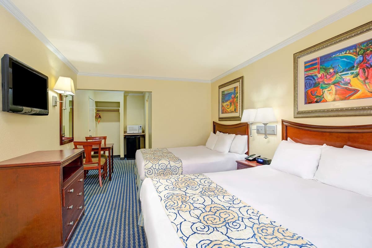 Deluxe Room, 2 Queen Beds