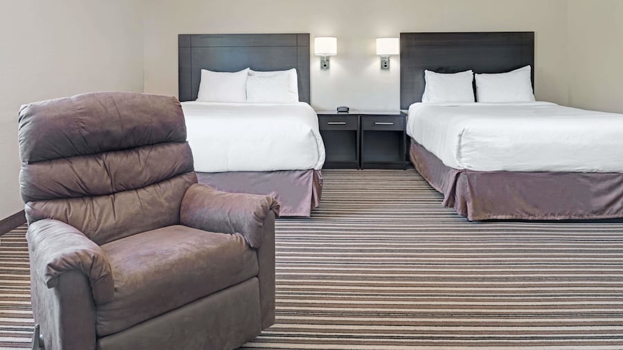 Super 8 by Wyndham Omaha I-80 West