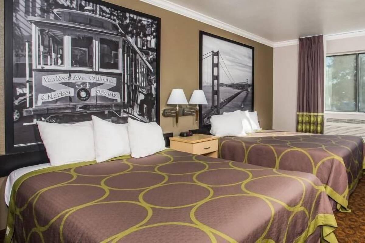 Pillowtop beds, desk, laptop workspace, soundproofing