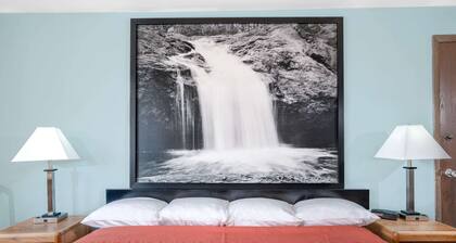 Super 8 by Wyndham Tomah Wisconsin