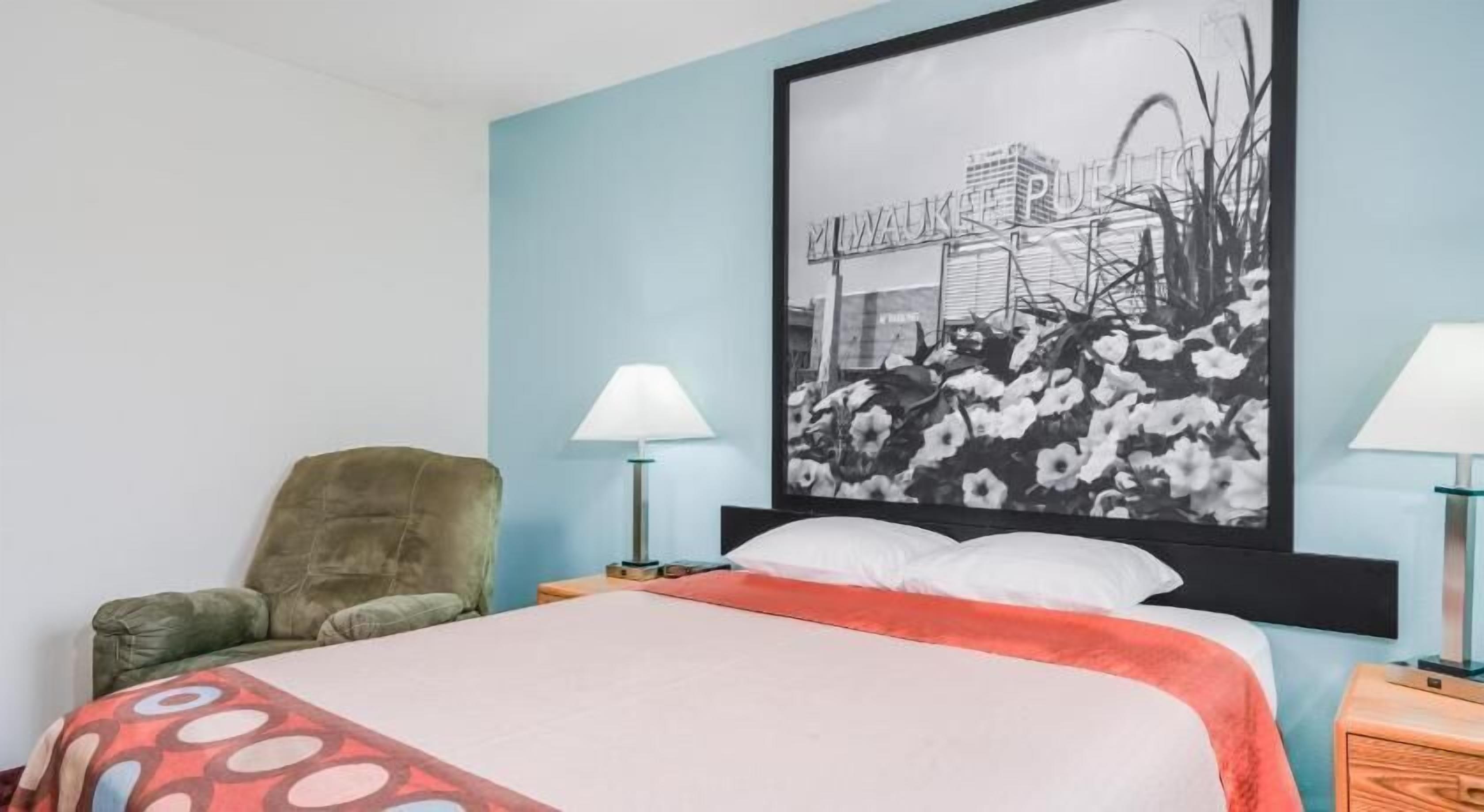 Desk, free WiFi, bed sheets