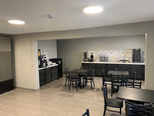 Super 8 by Wyndham Kirksville-University Area