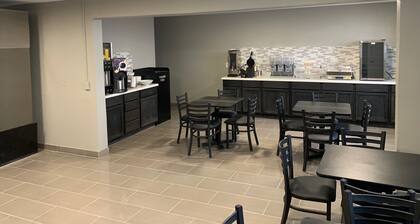 Super 8 by Wyndham Kirksville-University Area