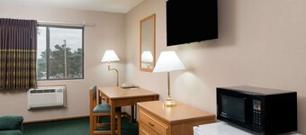 Super 8 by Wyndham Omaha NE