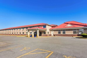 Exterior - Super 8 by Wyndham Elizabethtown (Elizabethtown)