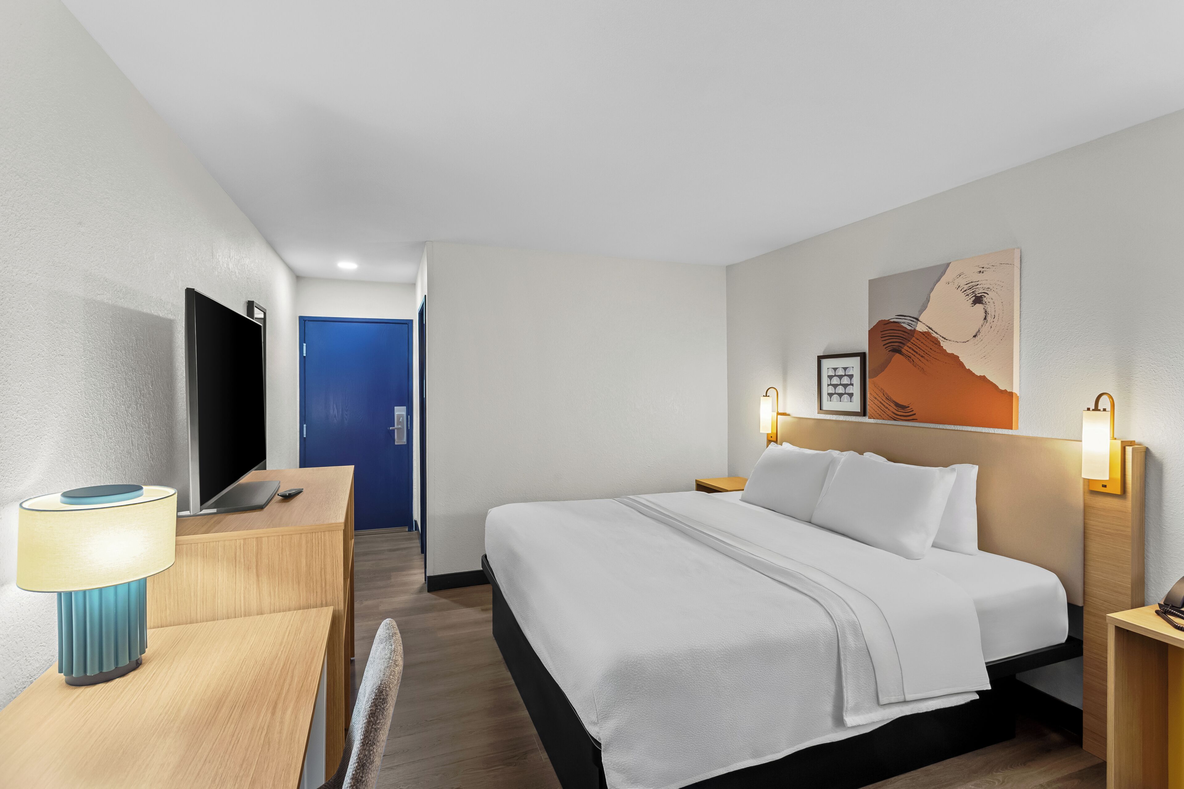Room, 1 King Bed | Desk, iron/ironing board (on request), WiFi (free), bed sheets