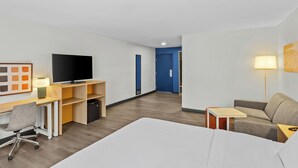 Room, 1 King Bed with Sofa bed | Desk, iron/ironing board (on request), WiFi (free), bed sheets - Spark by Hilton Prestonsburg (Prestonsburg)