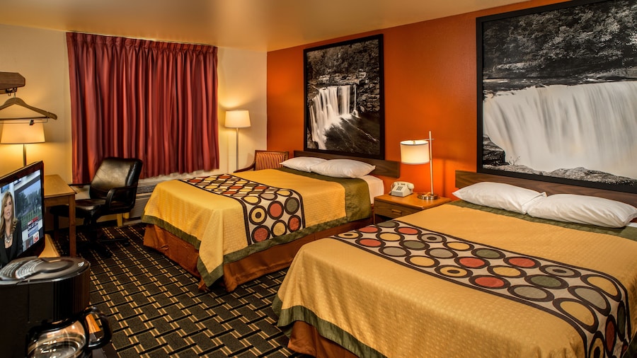 Super 8 by Wyndham Prestonsburg