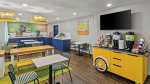 Free daily continental breakfast - Spark by Hilton Prestonsburg (Prestonsburg)