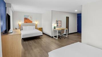 Room, 2 Queen Beds, Accessible, Bathtub