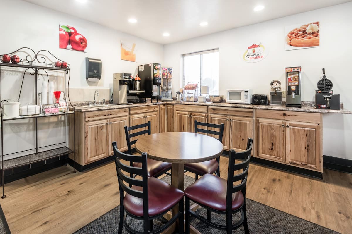 free daily on-the-go breakfast