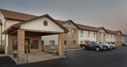 Super 8 by Wyndham Rochelle