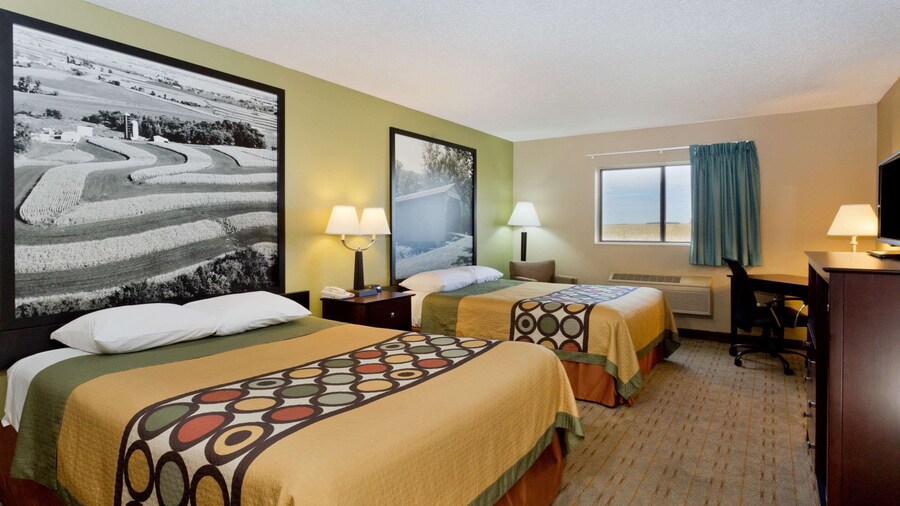 Super 8 by Wyndham Rochelle