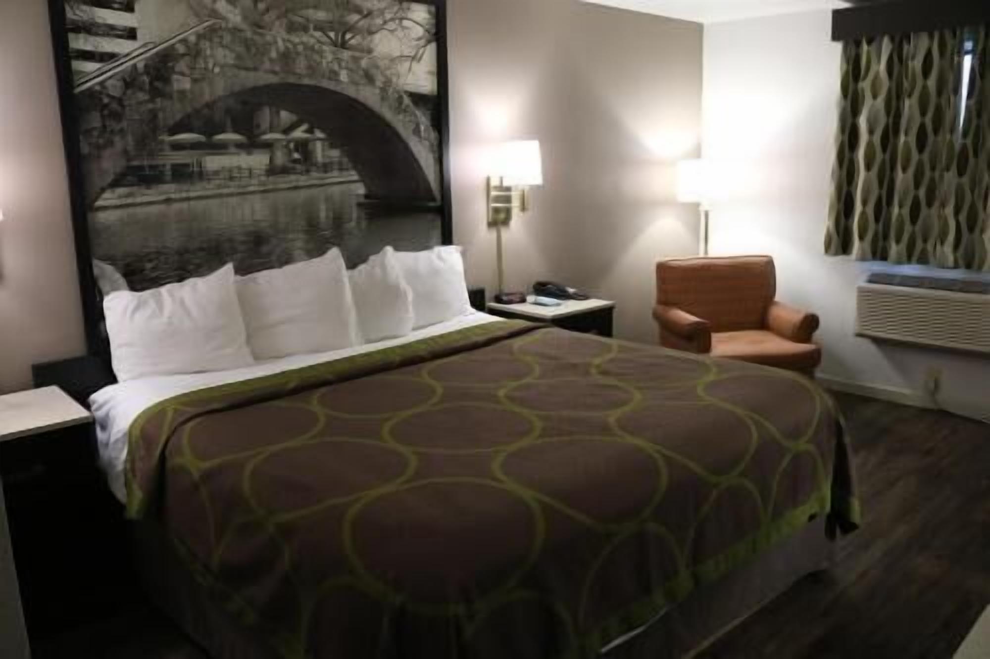 In-room safe, desk, soundproofing, iron/ironing board