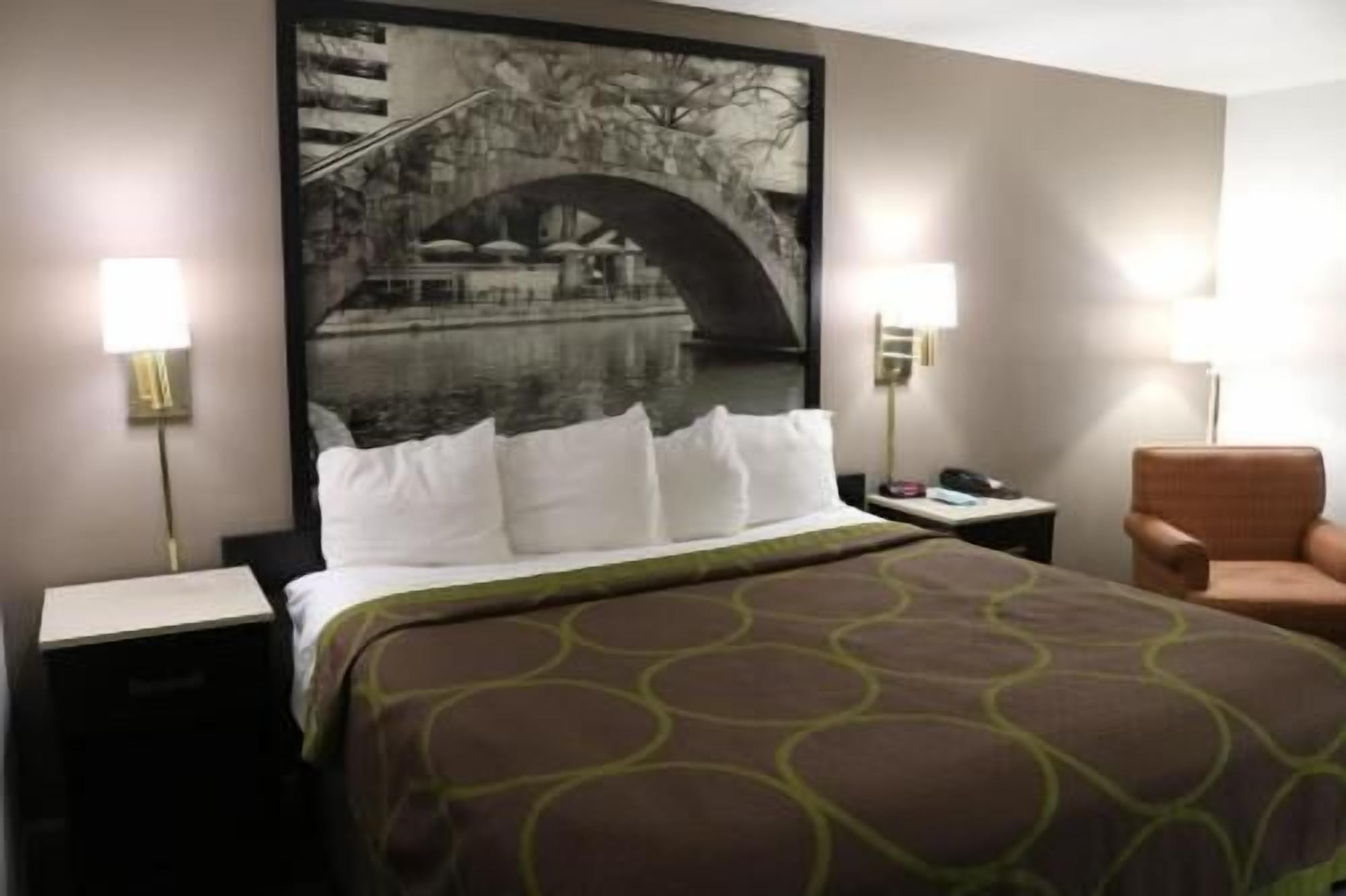 In-room safe, desk, soundproofing, iron/ironing board