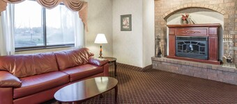 Super 8 by Wyndham Woodstock