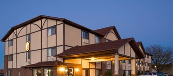Super 8 by Wyndham Woodstock