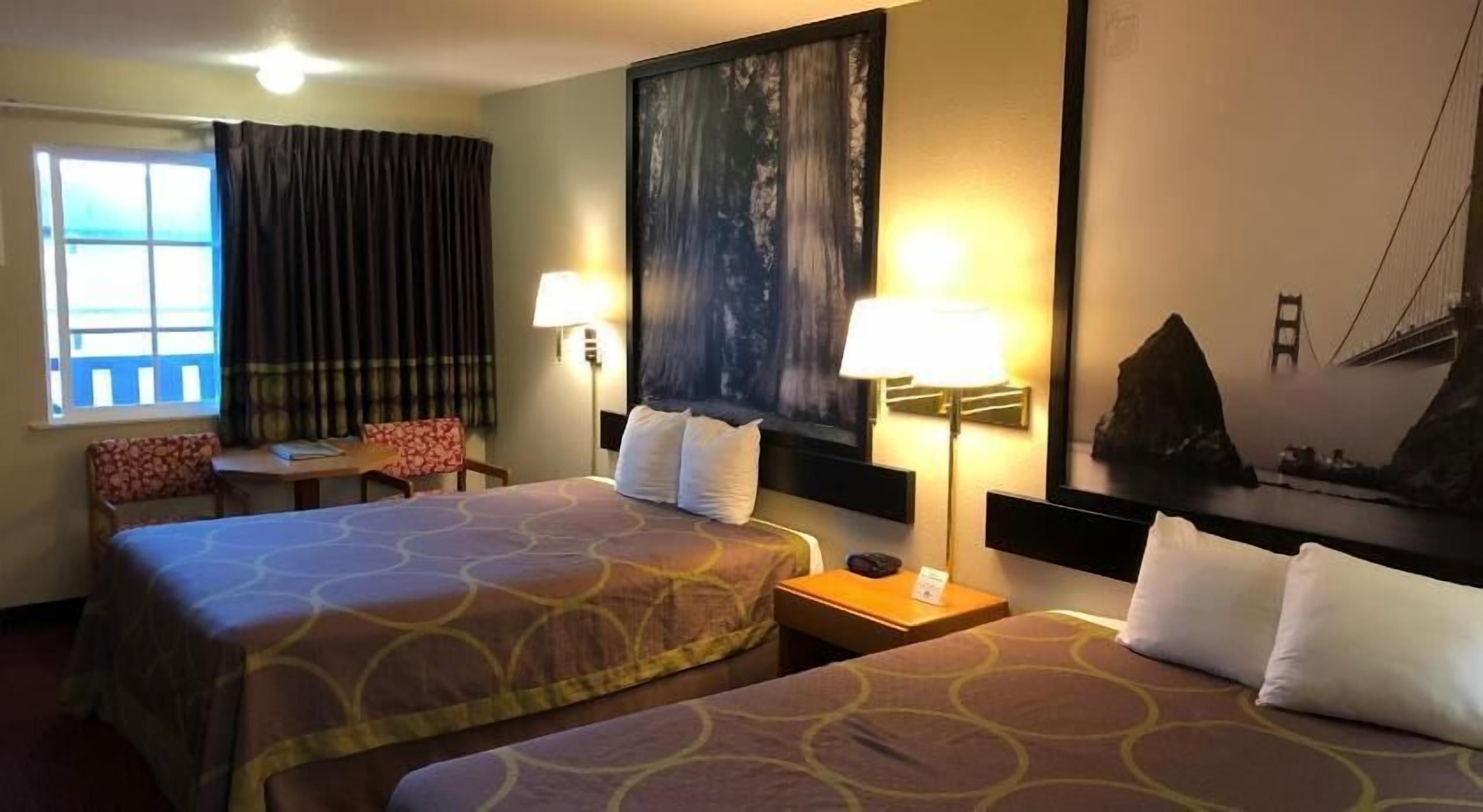 Cunas gratuitas, wifi gratis, ropa de cama