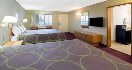 Super 8 by Wyndham Crescent City