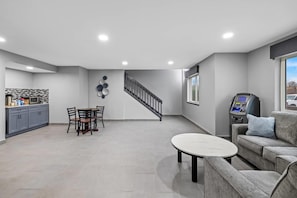 Lobby - Rodeway Inn (Webster)